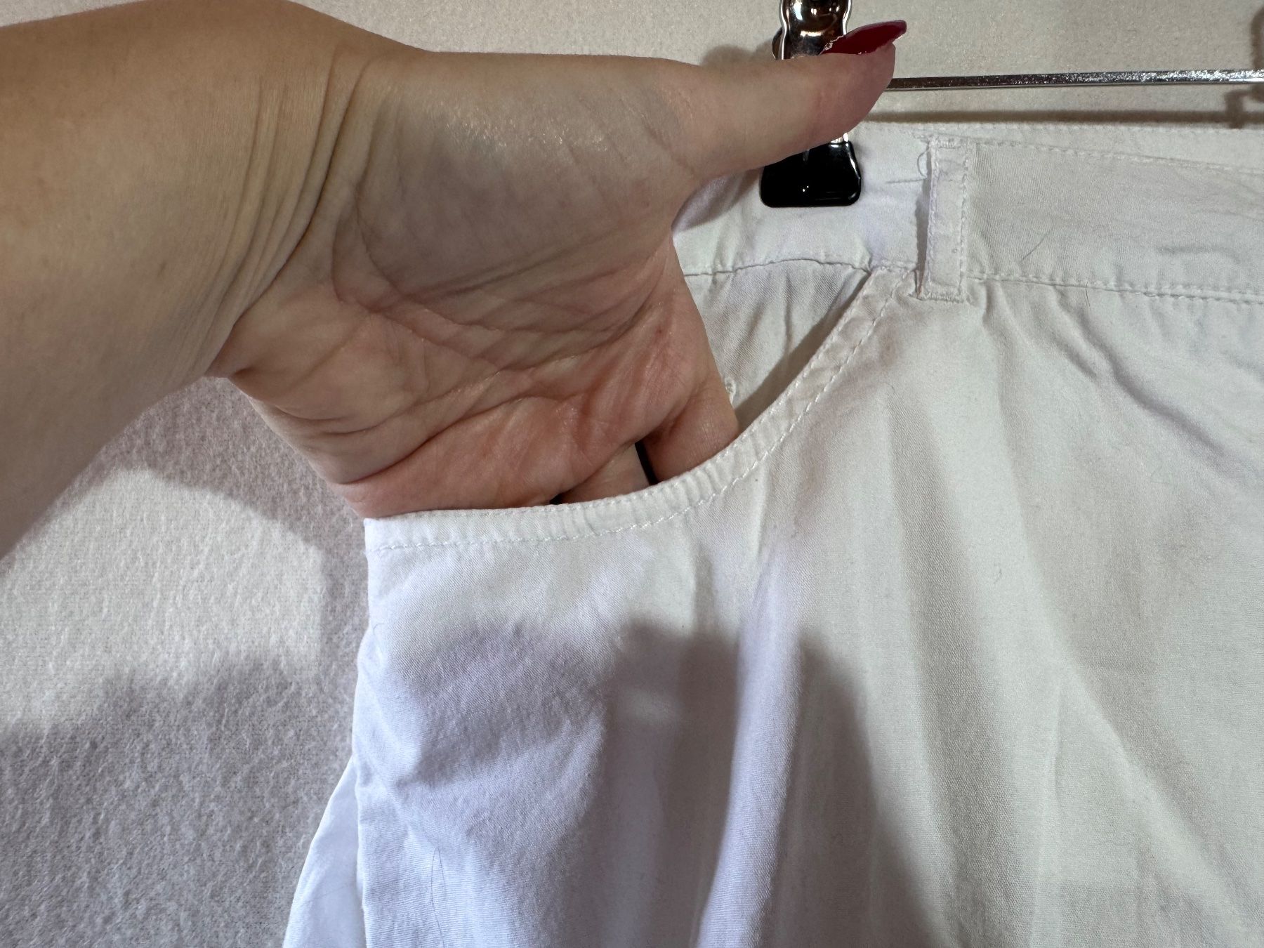 Pantaloni: Weisse Stoffhose von Chicoree Gr. M – Usato da Grosswangen venduto da second_hand_dress 1