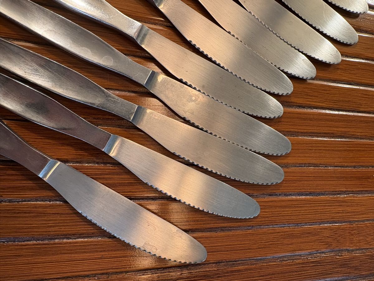 Messer: Lot de couteaux en inox – Gebraucht aus Vufflens-la-Ville von newlifegva 2
