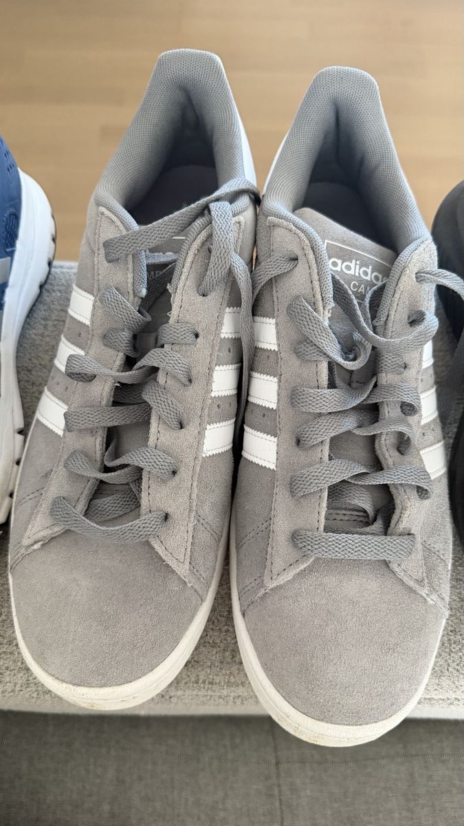 Chaussures hommes: Schuhpaket Grösse 44 – D'occasion à Einsiedeln par M_a_r_c_e_l_o 2
