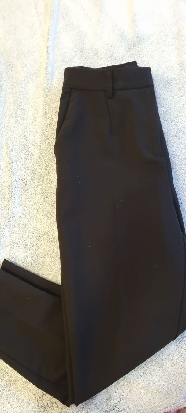 Pantaloni: Schwarze Stoffhose, Gr. 38 – Usato da St Gallen venduto da vir_5kgt 1