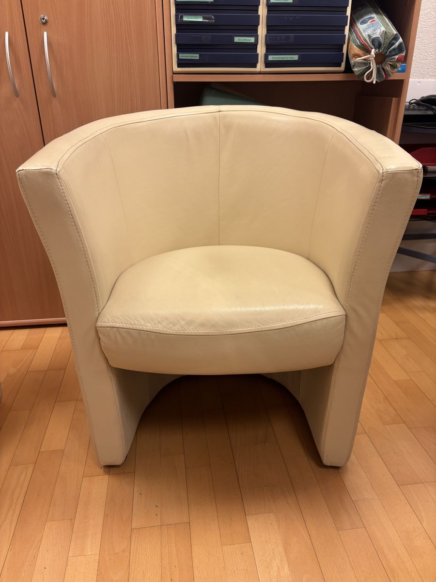 Poltrone: 3 Echtleder-Stühle in Weiss – Usato da Widen venduto da nicole.87 1