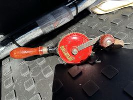 Handbohrmaschine Flott rot/schwarz Holzgriffe gebraucht