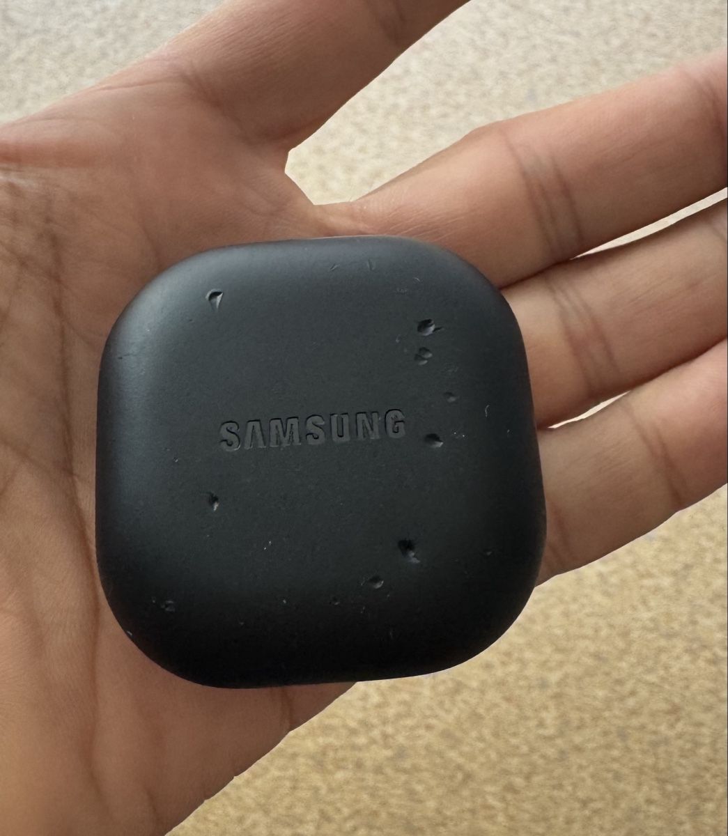 Samsung Cover & Protezioni schermo: Samsung Galaxy Buds Case - Black - Excellent Condition – Usato da Zollikon venduto da dau_9nvc 1