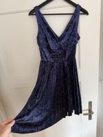 GUESS Samt Kleid dunkelblau ärmellos V-Ausschnitt neuwertig