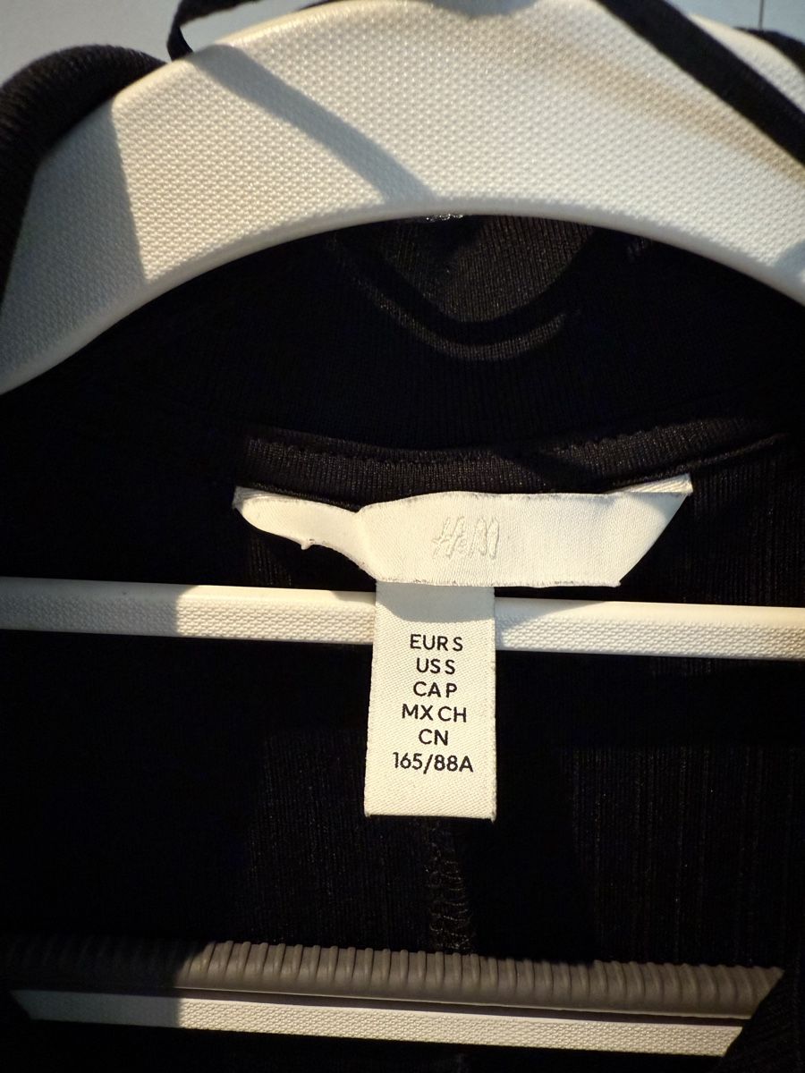 H&M Kleider: Robe noire H&M taille S – Neu (gemäss Beschreibung) aus Fribourg von Mya_Asb 1