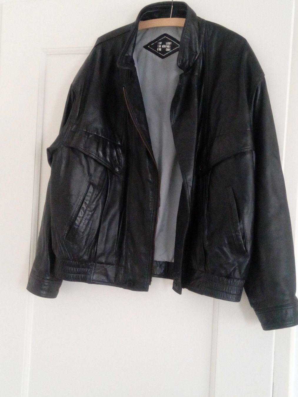 Giacche: Schwarze Lederjacke Grösse 52 – Usato da Zürich venduto da Mitzi6 1