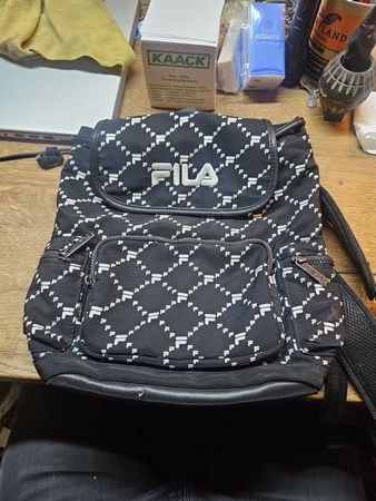 Fila Rucksack schwarz mit Muster guter Zustand