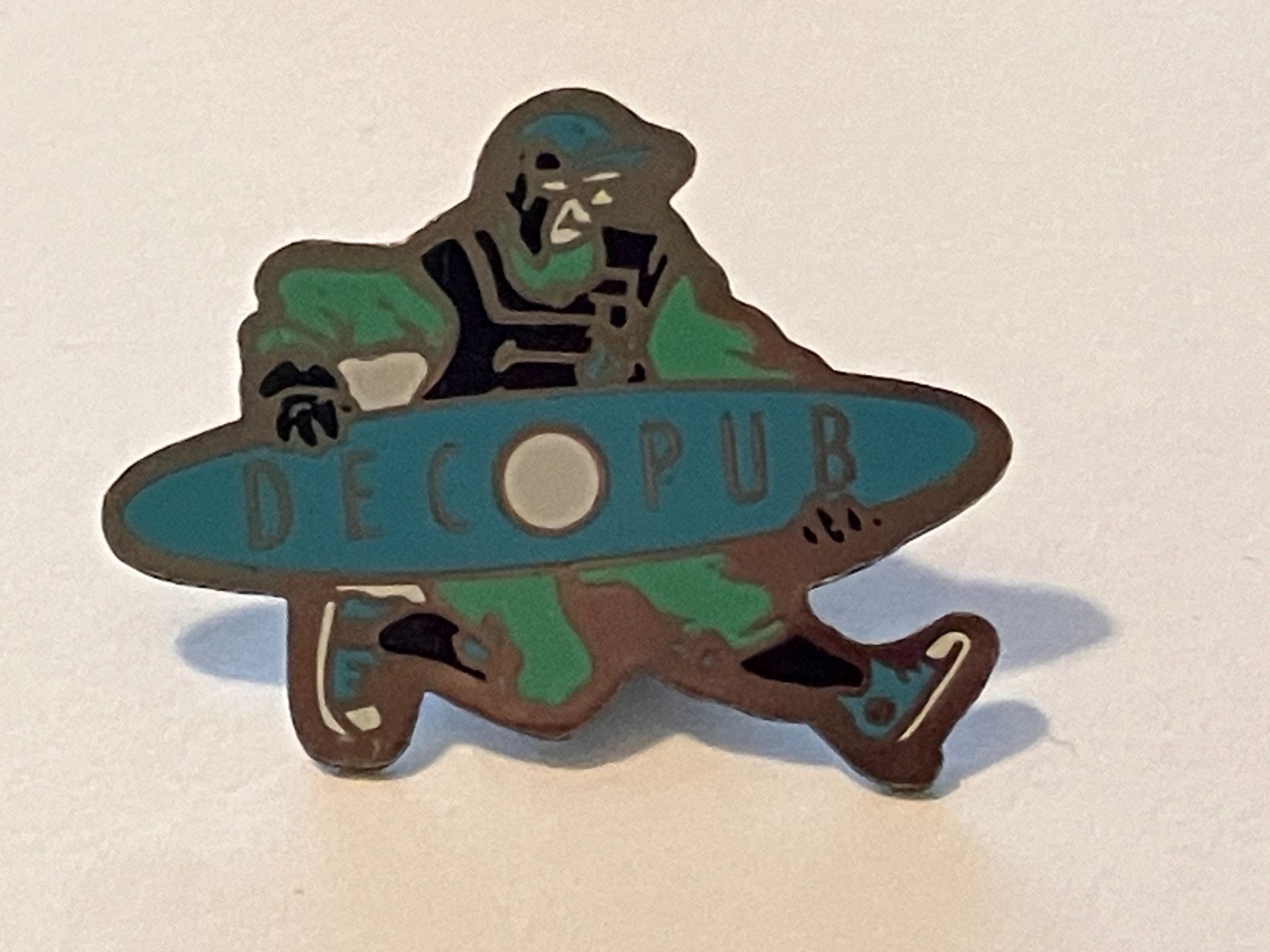 Placchette & Badge: 1 Pin Decopub – Usato da Basel venduto da djwwpp