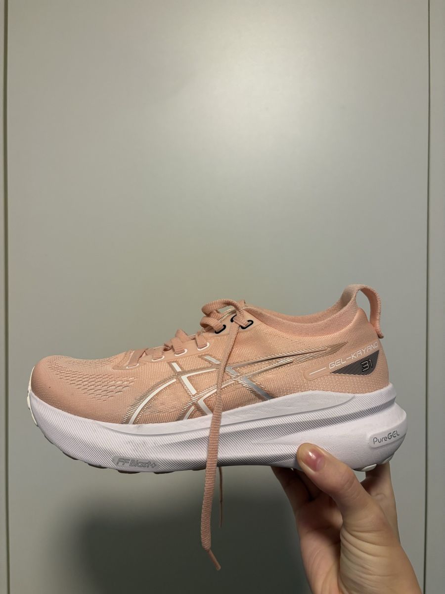 Asics Chaussures femmes: Asics gel kayano 38 – D'occasion à Bern par Schris08 1