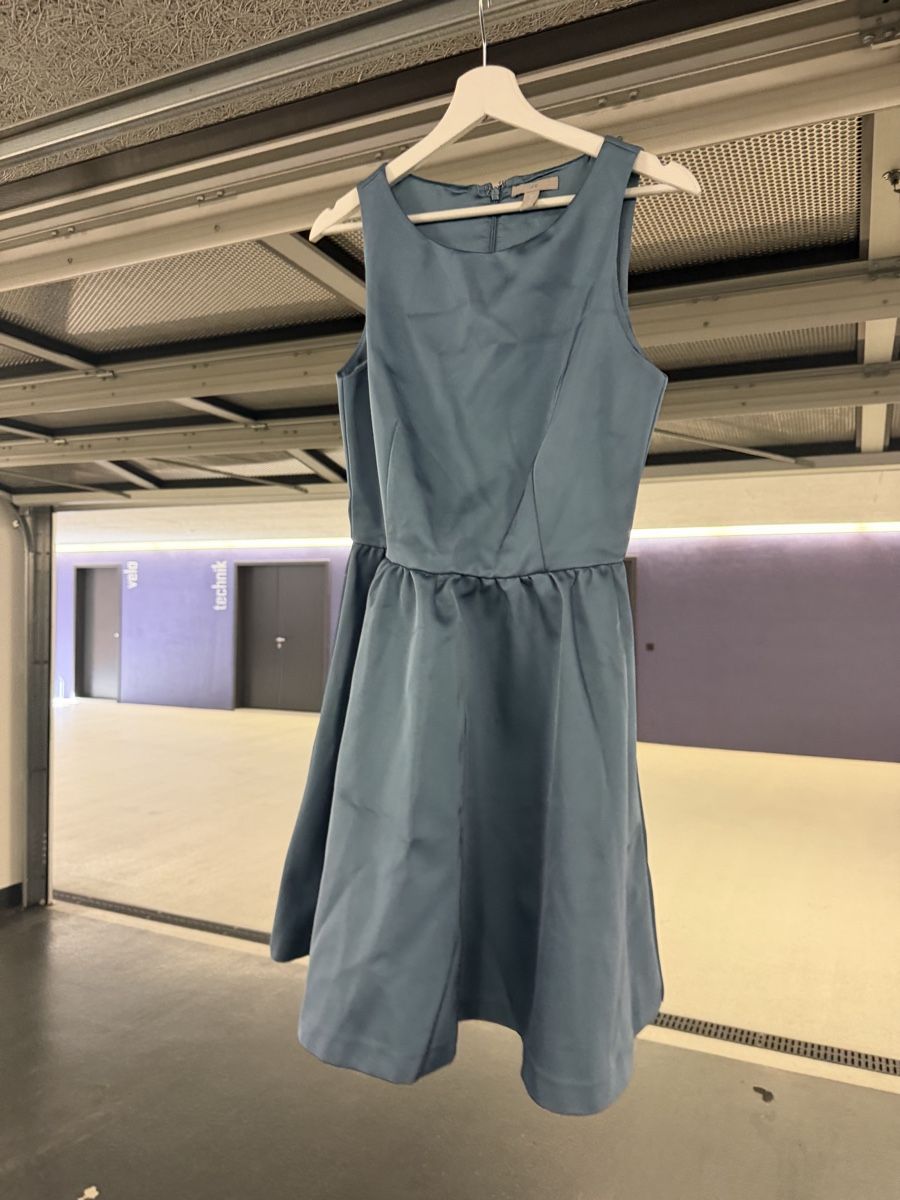 H&M Vestiti: Kleid H&M blau ärmellos  – Nuovo (secondo la descrizione) da Freienbach venduto da dan_9rjy 2