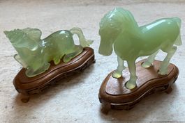 Paire de chevaux en nouveau jade (serpentine/bowenite). 10cm