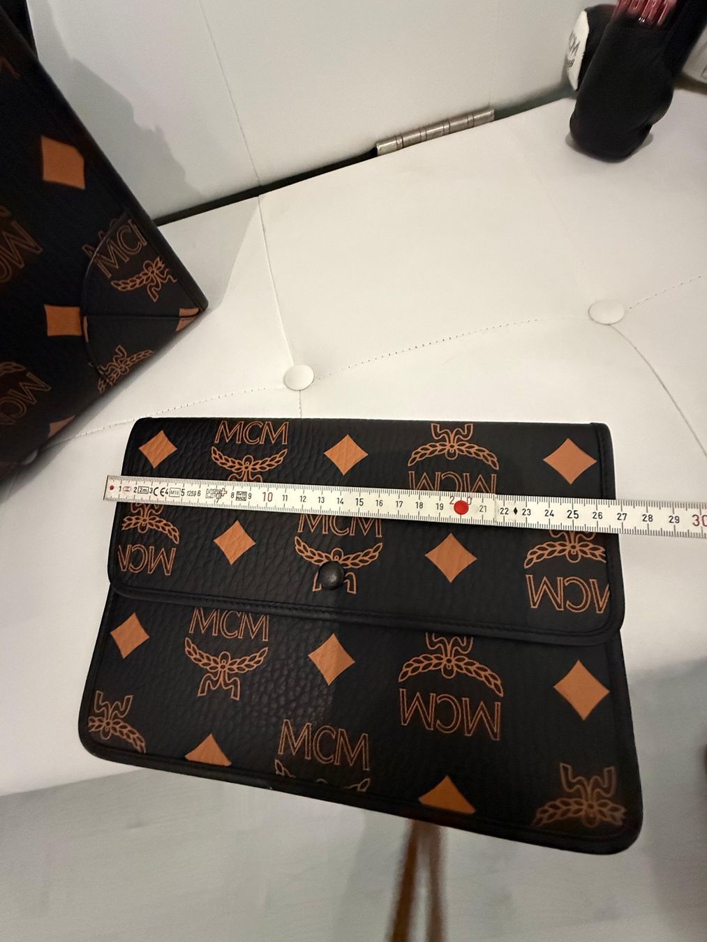 Mcm Borse da donna: MCM Shopper Tasche in Schwarz mit Pochette – Nuovo (secondo la descrizione) da Neuenegg venduto da kar_smg9 7