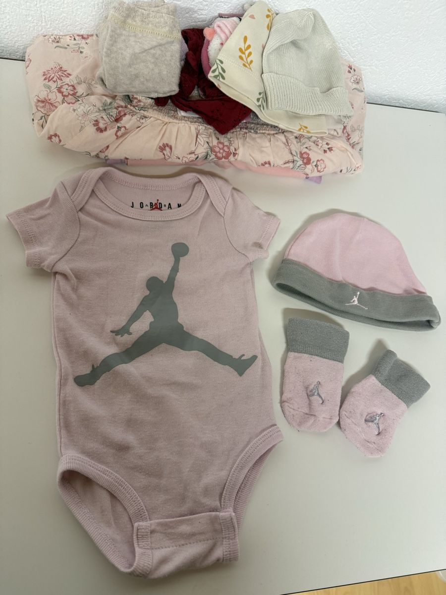 Lotti & Set di vestiti: Kleiderpaket Gr.62/68 Jordan Set – Usato da Bettwiesen venduto da Maori6