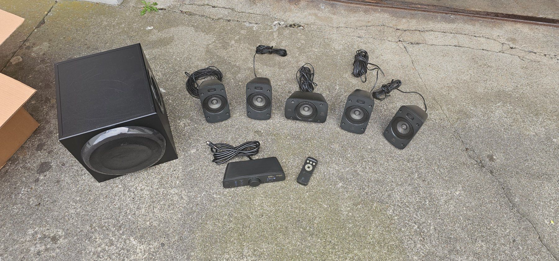 Logitech Lautsprecher: Logitech Z906 5.1 System – Gebraucht aus Wangen b. Olten von mcf_9jhc