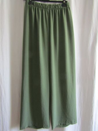 Gr. 44/50, Culotte in Oliv mit Bequem Bund,  superleicht