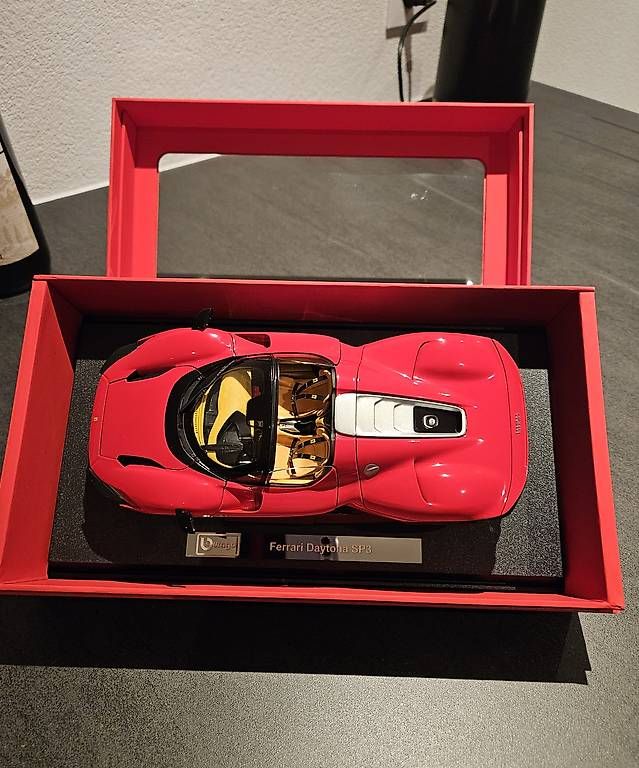 Modellini d'auto: Ferrari DAYTONA – Nuovo e nell'imballaggio originale da Châtel-St-Denis venduto da ameireles1973 4