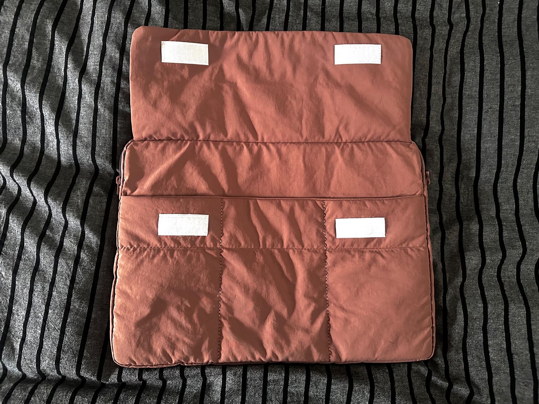 Borse da donna: Laptop Tasche gesteppt, neuwertig – Nuovo (secondo la descrizione) da Haldenstein venduto da enie123 1