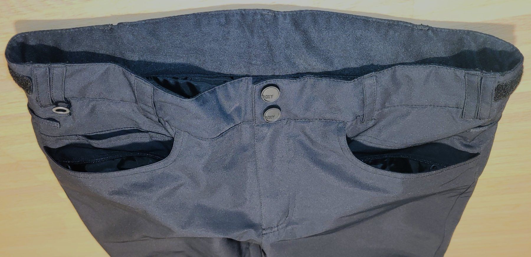 Roxy Pantaloni: Roxy Damen-Skihose schwarz – Nuovo (secondo la descrizione) da Ebnat-Kappel venduto da ChSch42 2