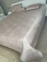 NEU Schöner Bettüberwurf, altrosa, inkl. 3 Kissenbezüge