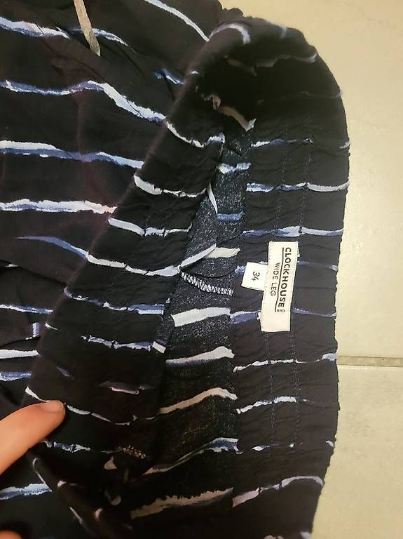 Pantaloni: Luftige Hose Clockhouse S34 – Usato da Ballwil venduto da jan_jk7y 1