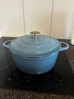 Cast iron Dutch oven 
