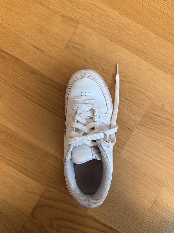 Schuhe für Mädchen: Puma Sneakers Gr. 33 – Gebraucht aus Zürich von fra_wc9h 2