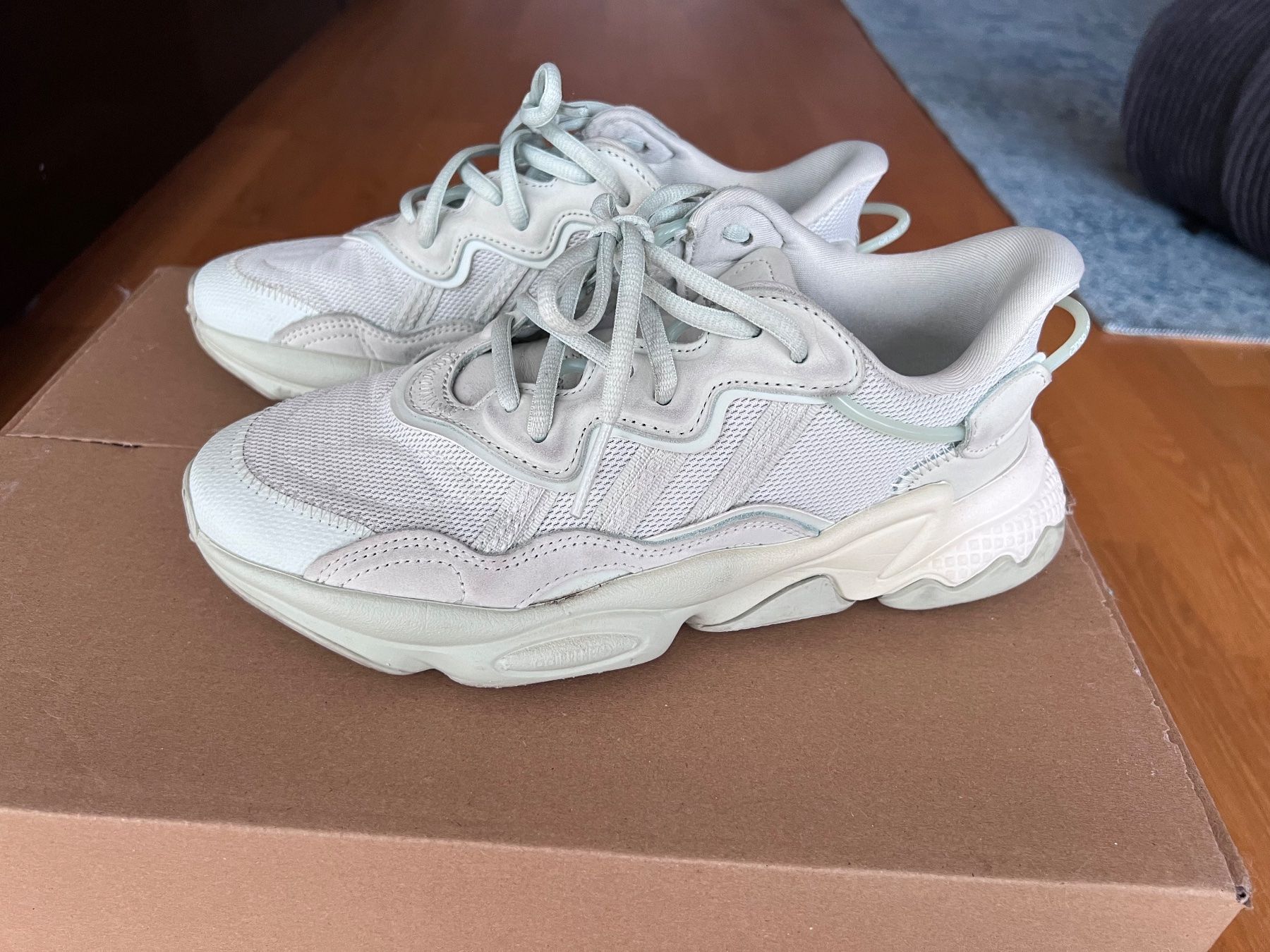 Scarpe da donna: Adidas Damenschuh, Grösse 38 – Usato da Rüegsbach venduto da vir_schi