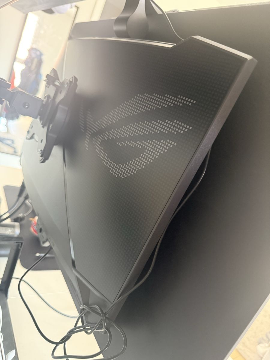 Asus Monitore: ASUS rog Swift oled PG32UCDM – Gebraucht aus Pomy von Asw.luxury 1