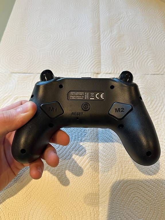 Controller: PS4 Controller / Pro Gaming Controller – Gebraucht aus Wädenswil von user00643436 1