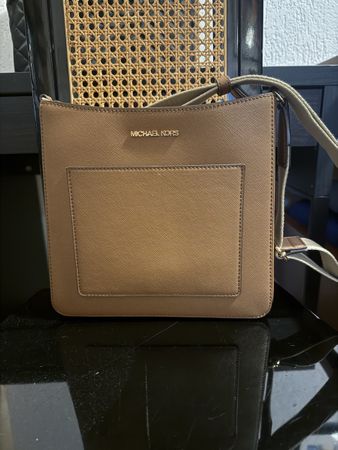 Sac Michael Kors en cuir camel - parfait pour l'automne!