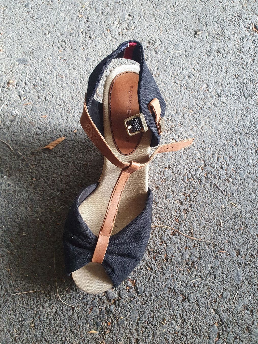 Tommy Hilfiger Damenschuhe: sandales compensées – Gebraucht aus Courtételle von ano_kdt7 1