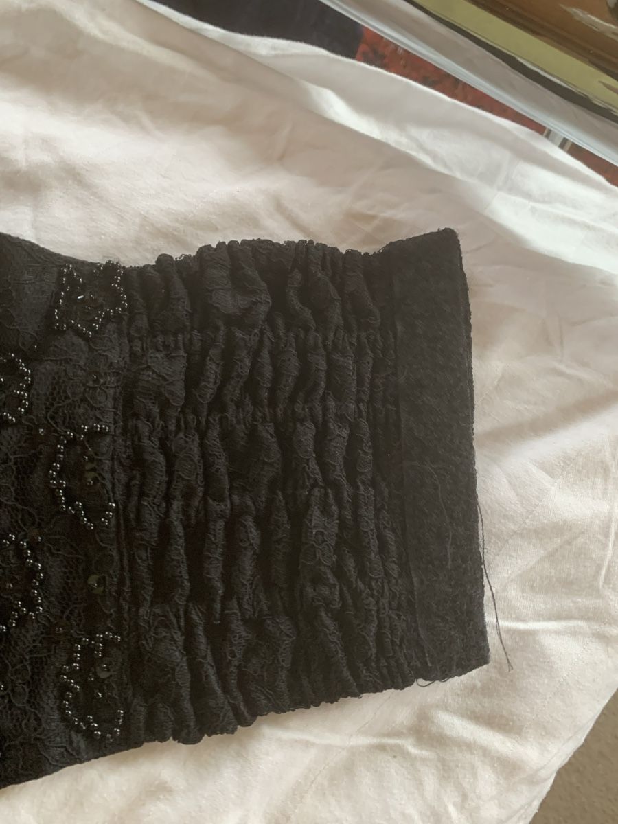 Top: Bustier schwarz mit Perlen Gr. 36 – Usato da Kaltbrunn venduto da Modern 2