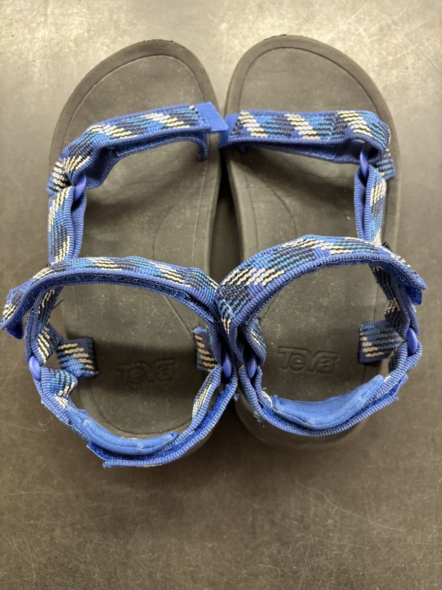 Teva Scarpe per ragazzi: Teva Sandalen Blau, Grösse 33/34 – Usato da Büren an der Aare venduto da Nikito2001 2
