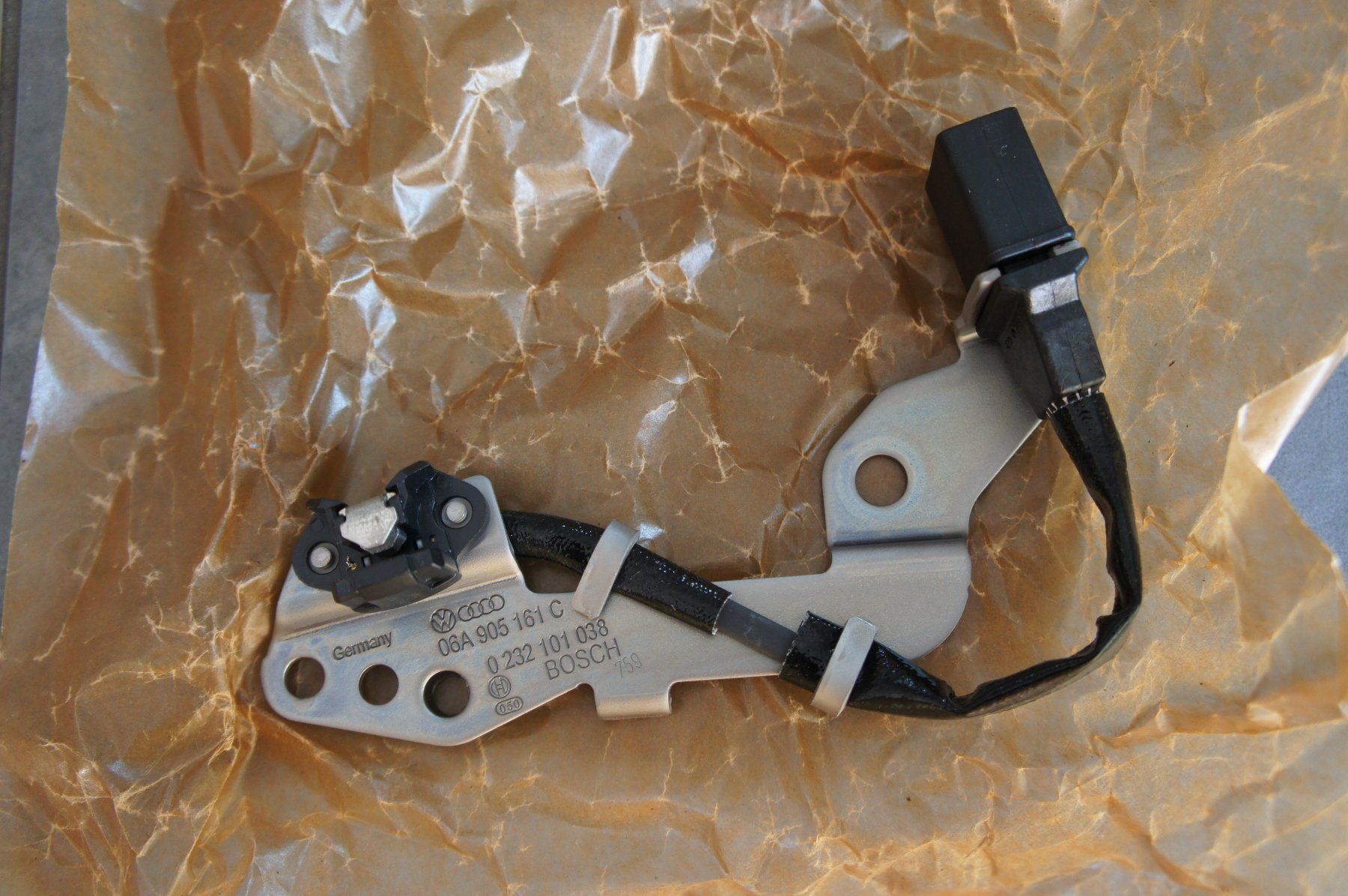 Bosch Tutti pezzi di ricambio auto: Nockenwellensensor BOSCH, 0 232 101 038 – Nuovo e nell'imballaggio originale da Bubikon venduto da Drubadix