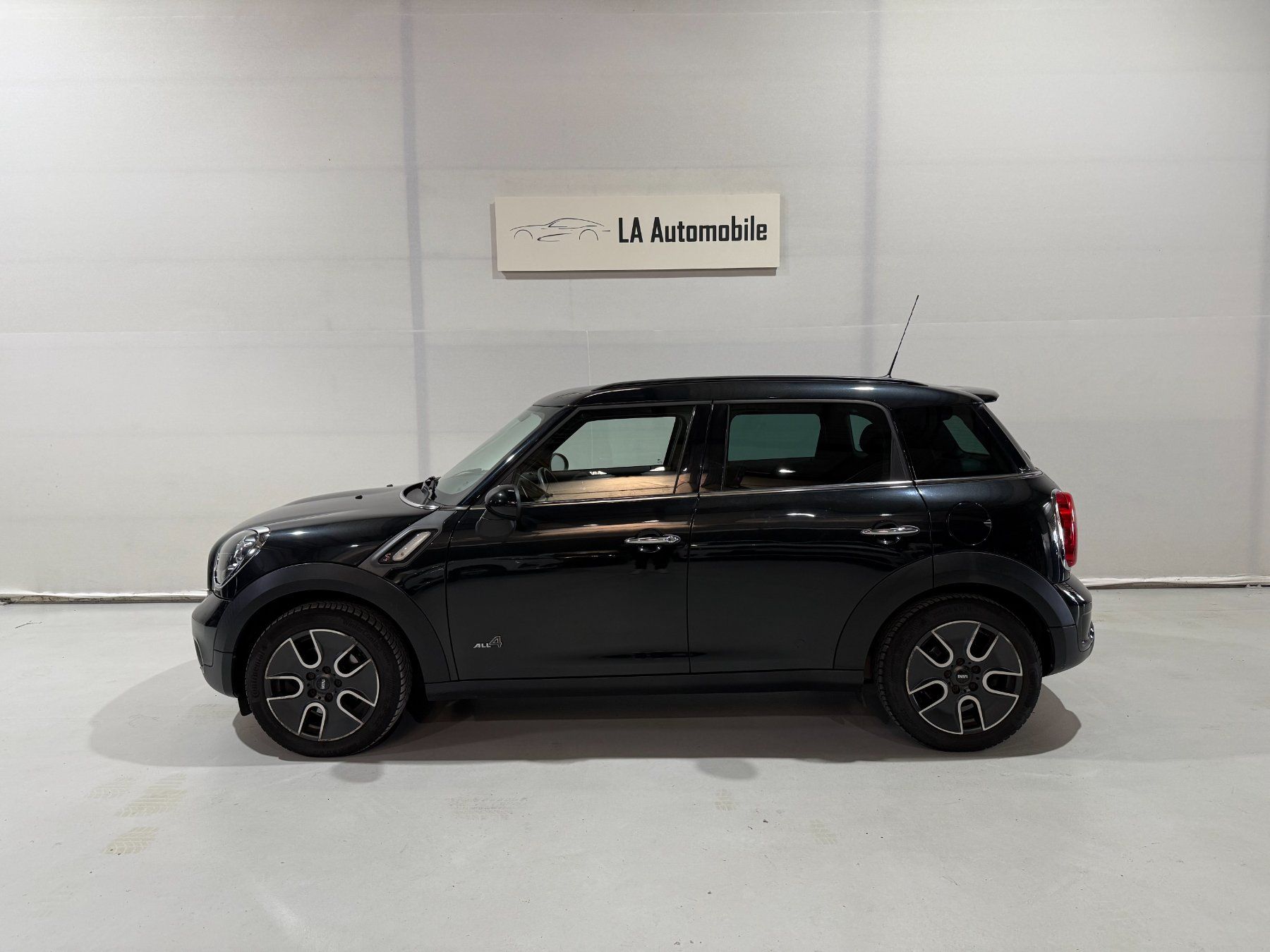Mini Automobili: MINI Countryman Cooper SD ALL4 Snowhill – Usato da Widnau venduto da clique17 1