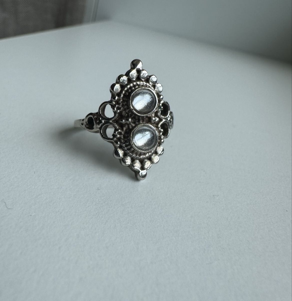 Anelli: Ring silbrig Boho mit transparenten Steinen, Ethno Stil – Usato da Wettingen venduto da JasminL92-2