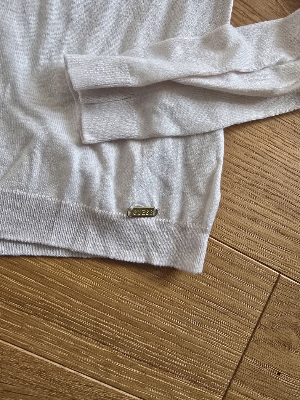 Guess Maglioni & Felpe: Damen Pullover GUESS Weiss Grösse S neuwertig – Nuovo (secondo la descrizione) da Laufen venduto da mina-chan 2