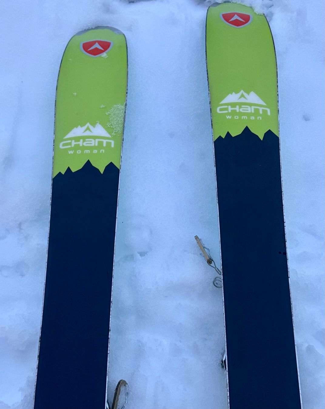 Dynastar Sci: ski  Dynastar 166 cm et fixations Rotefella NTN – Usato da Les Hauts-Geneveys venduto da Cat.Aeschlimann 1