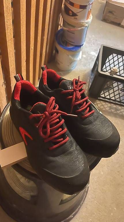 Scarpe da uomo: Chaussures de sécurité COFRA  taille 36/37 – Usato da Couvet venduto da cos_m962 3