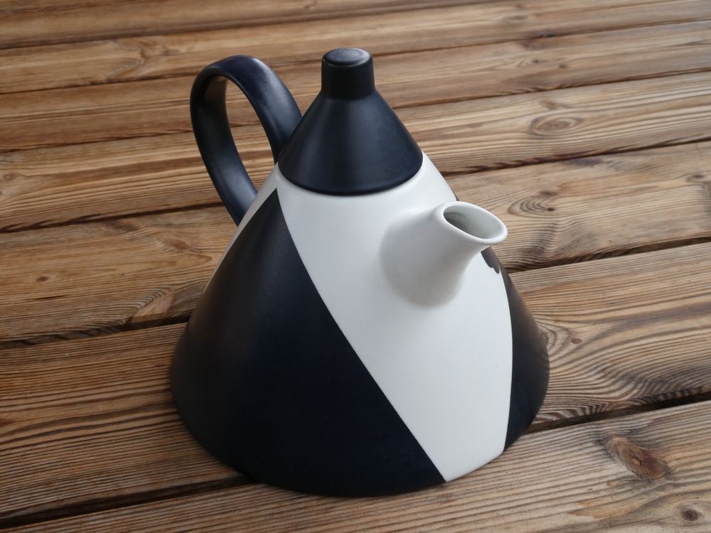 Olympia Isolierte Teekanne 600 Ml, Kegelförmig, Edelstahl - Mit Filter, Hält Lange Heiß