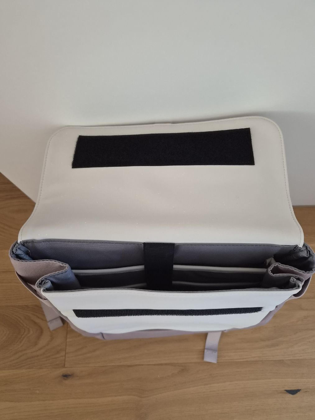 Kapten & Son Zaini: Rucksack mit Klettverschluss – Usato da Herzogenbuchsee venduto da Dusselchen101 1