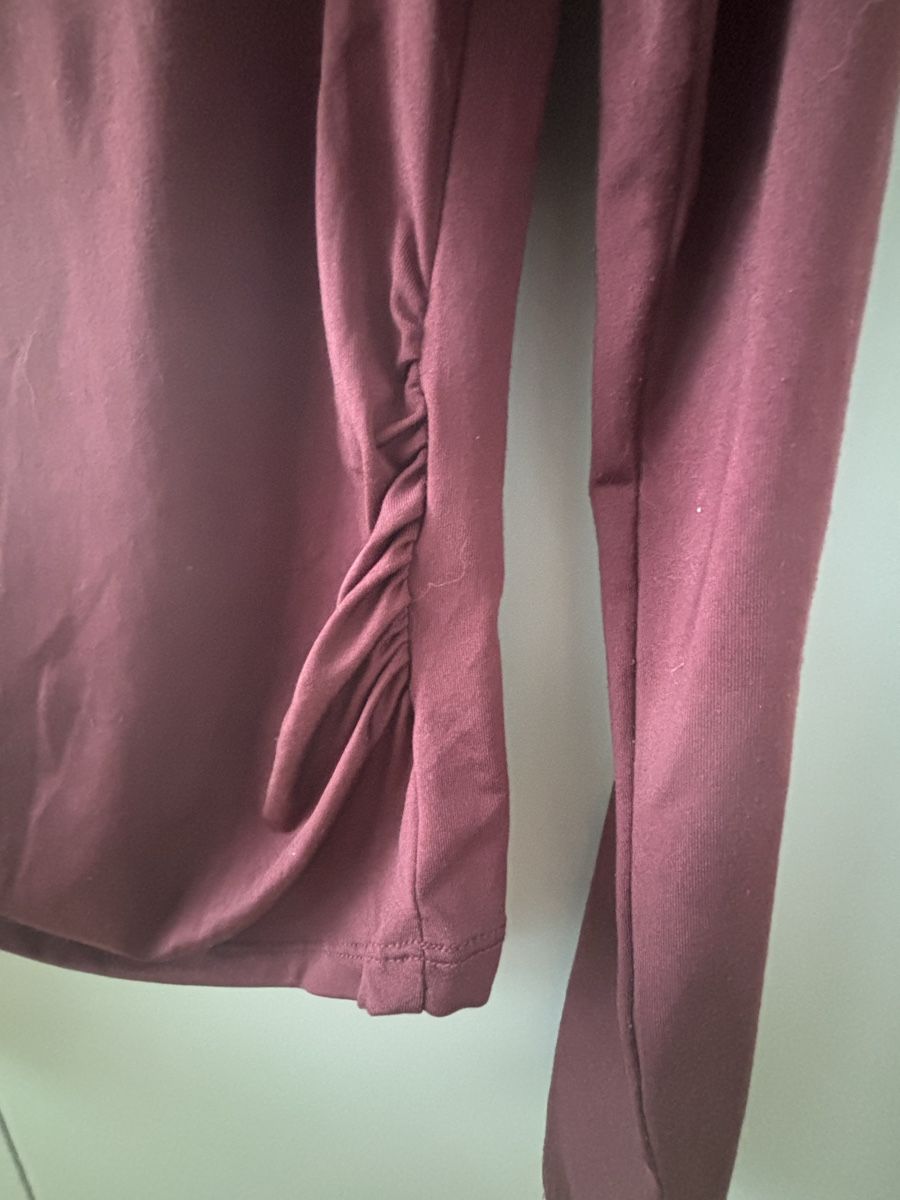 H&M Top: Top manche longue asymétrique  – Usato da Chêne-Bougeries venduto da E.bsch 1