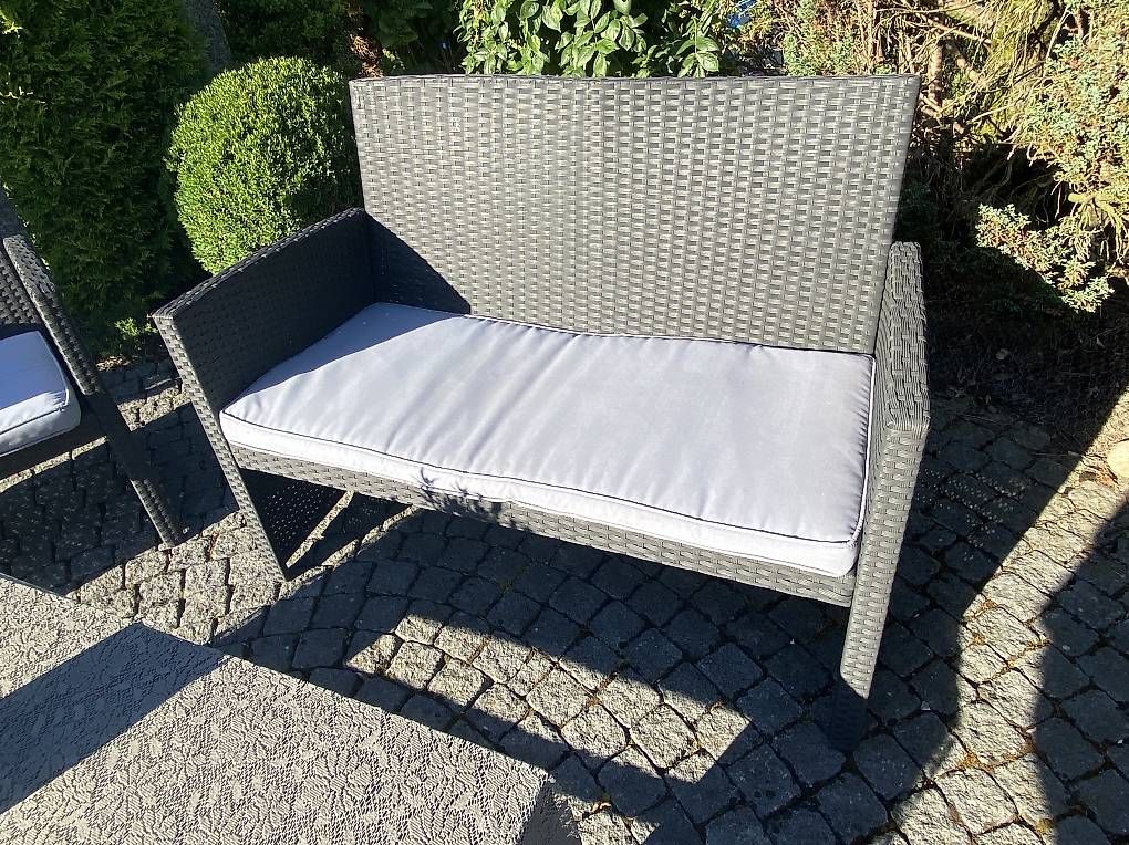 Set de table et chaises: Gartenmöbel 4Plätzig samt Tisch mit Glasplatte – D'occasion à Lüchingen par ebkaufsuche 1