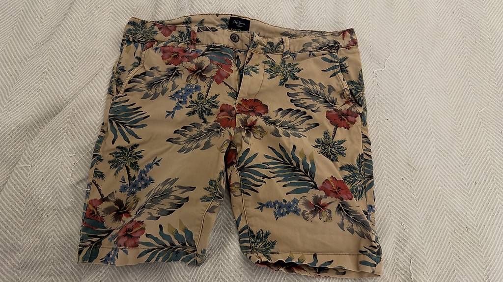 Pantaloni: Pepe Jeans, Shorts – Usato da Brunnen venduto da sea_c7bm