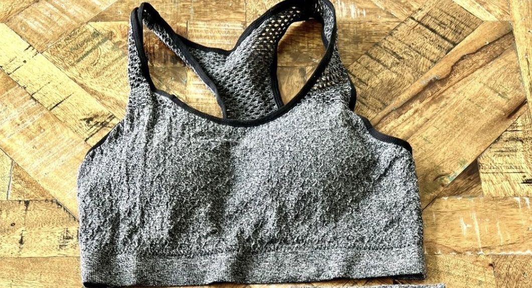 Top: Sport Top – Nuovo (secondo la descrizione) da Aesch LU venduto da sense83