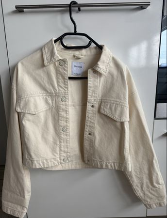 Bershka Jeansjacke Creme Gr. S - Frühlingsstil!