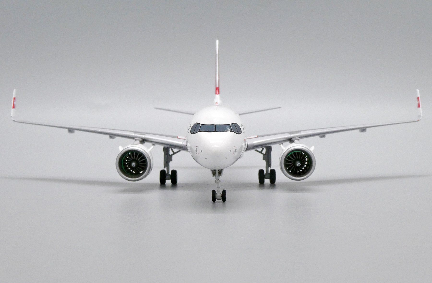 Swiss Kit di modellismo & Modellini statici: A320neo SWISS – Nuovo e nell'imballaggio originale da Morges venduto da iljamuromez 2