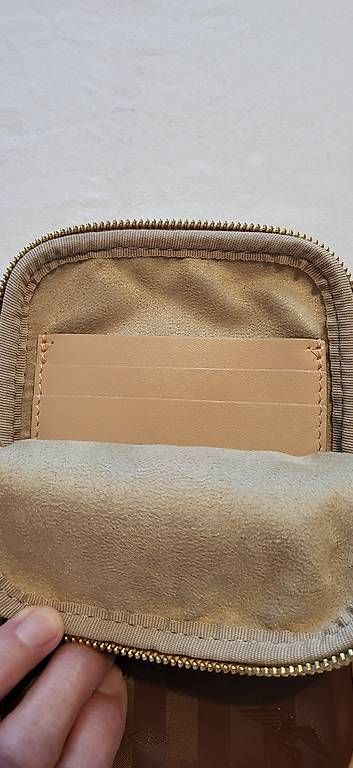 Taschen für Damen: Mollerus Handytasche – Gebraucht aus Zizers von Roosi1 1