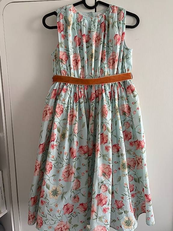 Vestiti & Gonne: Mädchenkleid Festgarderobe – Usato da Jonen venduto da Luzella
