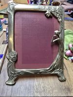 Goldener Jugendstil-Fotorahmen mit Figur Antik Messing (S1)